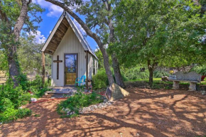 White Chapel Cozy Kerrville Cottage on 6 Acres!